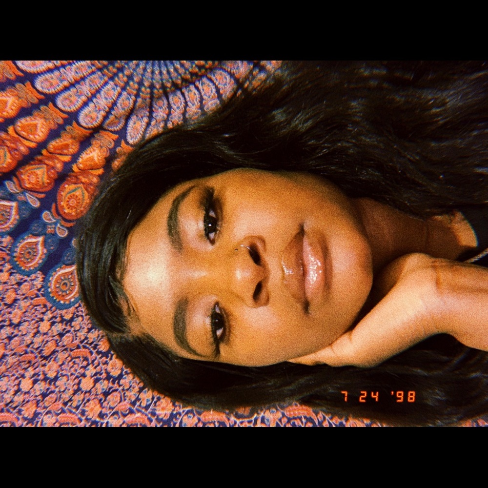 Meet your Posher, Nikeyshia